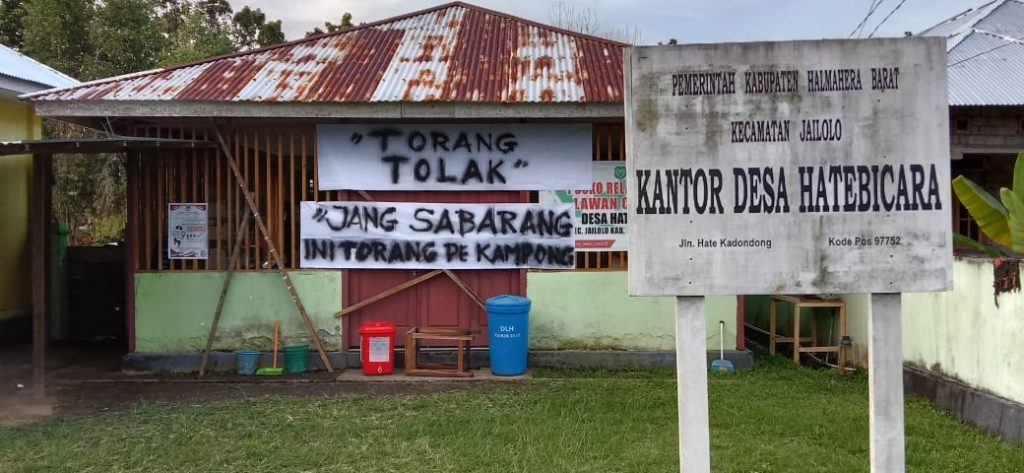 Tak Terima Pergantian Pj Kades, Warga Boikot Kantor Desa
