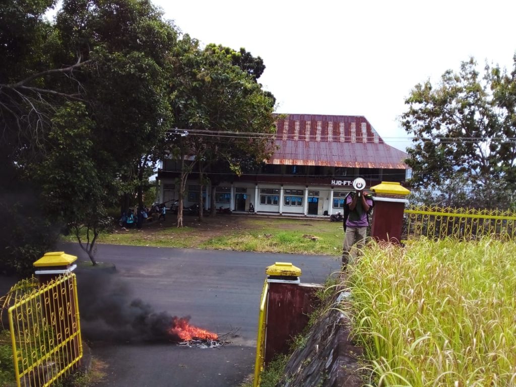 Mahasiswa Tidore Gelar Aksi Konsolidasi Tolak Omnibus Law
