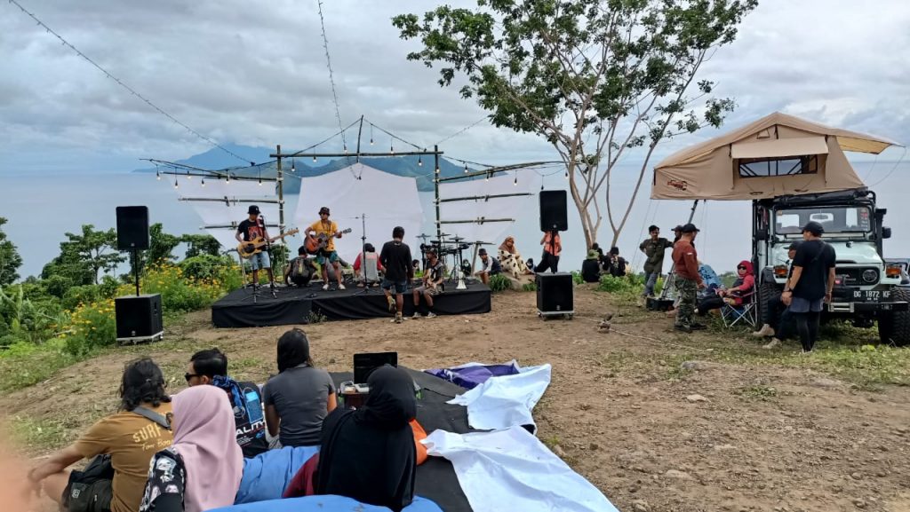 Kolaborasi dan Sinergi Sesama Komunitas Dalam Mengeksplorasi Pesona Wisata Tomalou