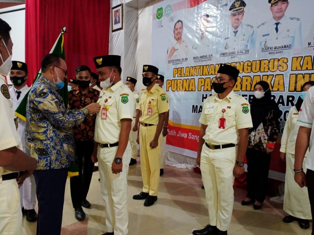 Lantik Pengurus PPI Halbar, Bupati James Ajak PPI Sinergi Dengan Pemda