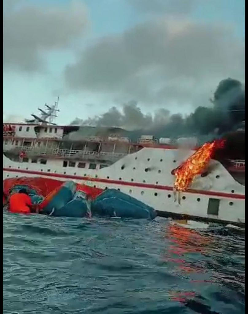 181 Penumpang dan 14 Awak Kapal KM Karya Indah Yang Terbakar Selamat