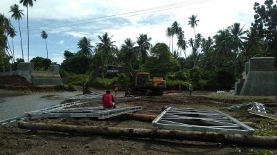 Progres Pekerjaan Jembatan Baja Ake Tokaka Sudah 58 Persen