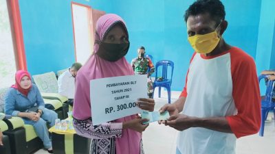 Warga Desa Johor Terima BLT-DD Tahap III