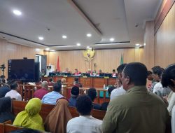 Kooperatif dan Taat Hukum, Haji Romo Hadir Bersaksi di Sidang Suap AGK