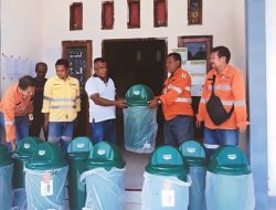 Komitmen Peduli Lingkungan, Tambang Emas Milik Haji Robert Bantu Tambah Pasokan Tempat Sampah
