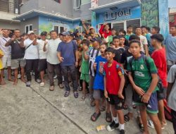 Tertahan di Ibu Kota, Puluhan Anak Akademi Sepak Bola Kieraha Dapat Uluran Tangan Haji Robert