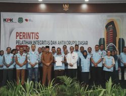 PAKSI Malut Dikukuhkan, Wagub Sarbin Ingatkan Jangan Main-main dengan Korupsi
