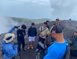 Dukung Pengembangan SDM Geologi Nasional, NHM dan Unkhair Gelar Field Trip ke Gunung Gamalama