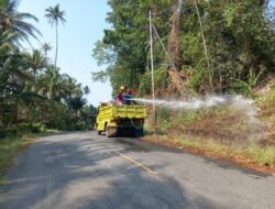 Cegah Kebakaran Hutan, Kepala BPJN Malut Instruksikan Penyiraman Serentak Bahu Jalan Nasional