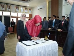 Jahra Mandar Dilantik Jadi Kadis Dukcapil Tidore, Wawali Tekankan Pelayanan Publik
