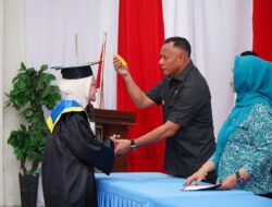 Usia Bukan Batas, 35 Lansia di Tidore Diwisuda dari Sekolah Pelangi Senja