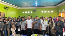 Sekda Halmahera Timur Serahkan Bantuan Perlindungan Sosial bagi Lansia